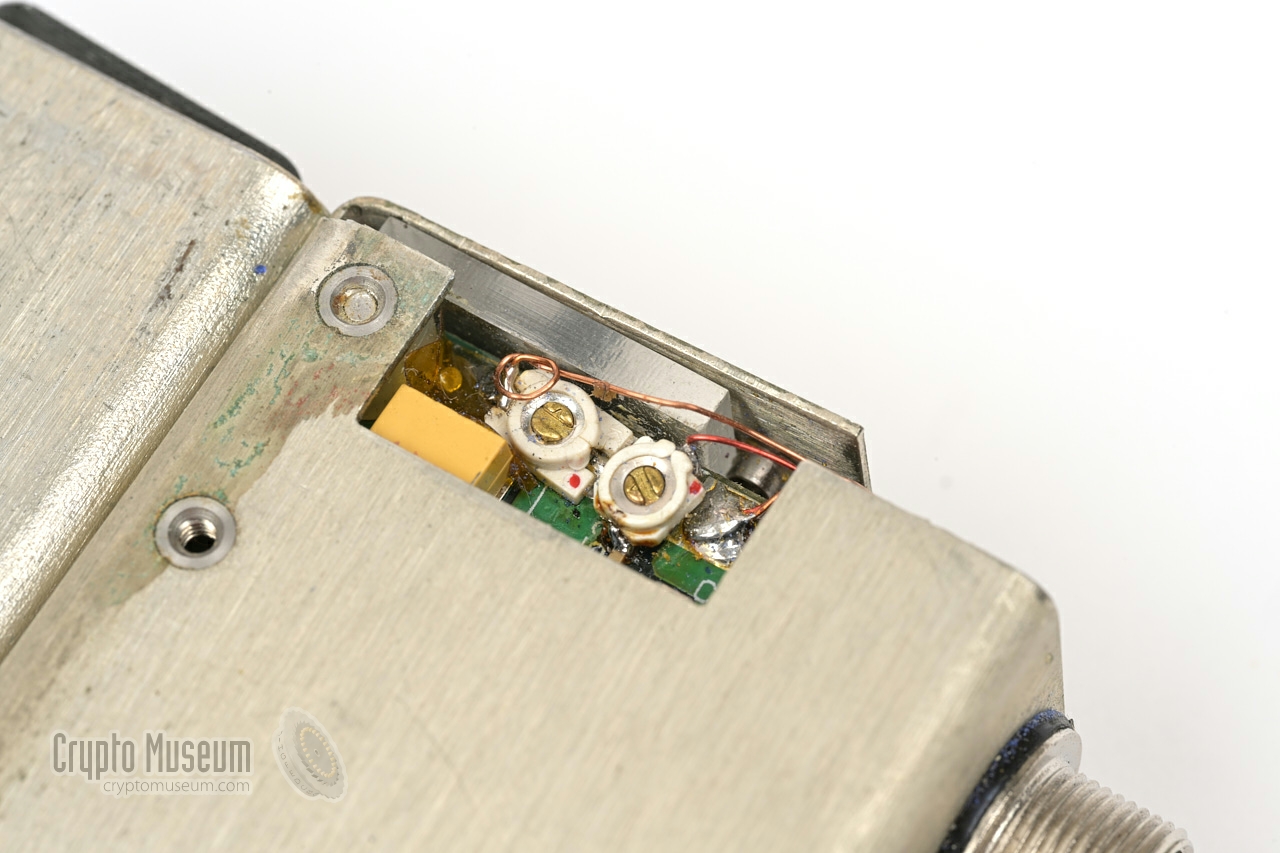 Antenna wiring