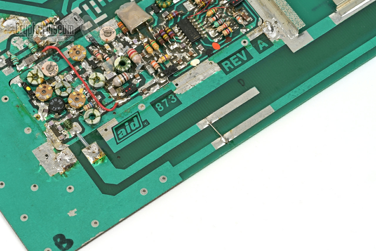 RF feed line and antenna