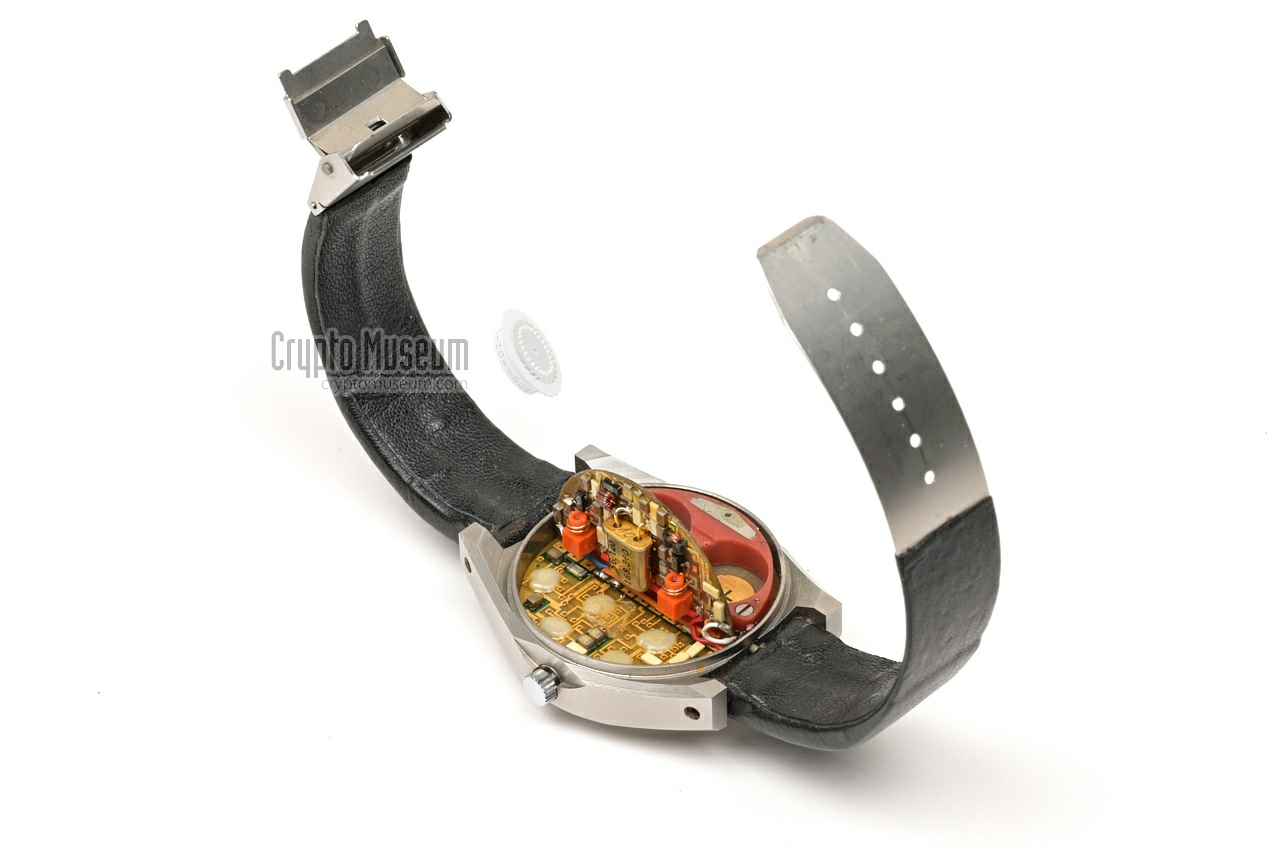 ABU interior (Quartz Oscillator board raised)