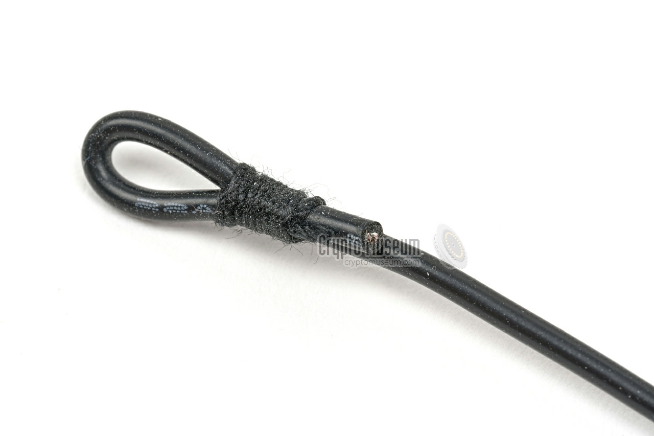 Loop at the end of the antenna wire