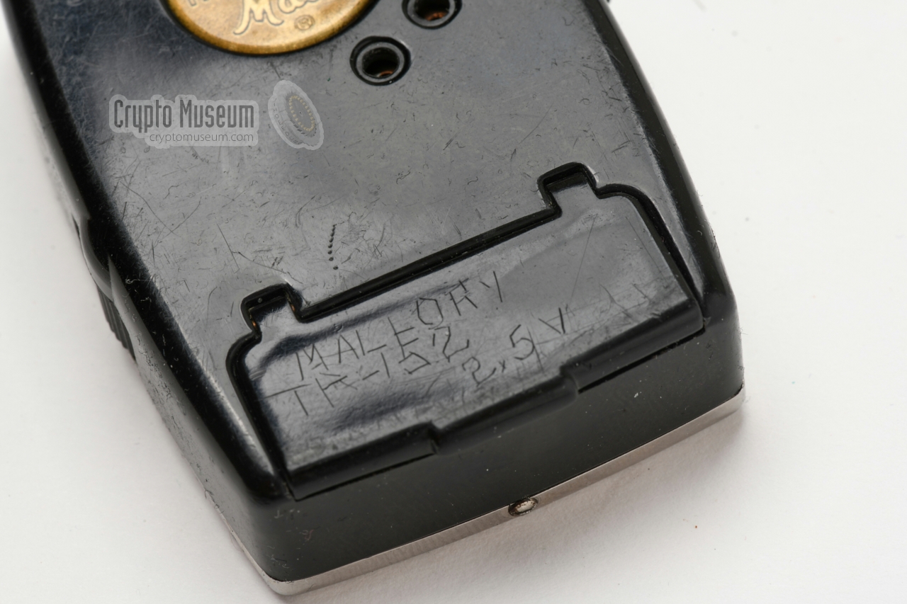 Inscriptions on the cover of the battery compartment