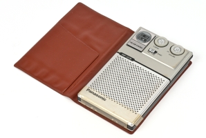 Panasonic RF-015 in open leather walled
