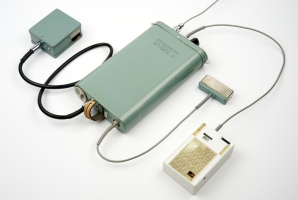 Complete UFT-421 surveillance radio