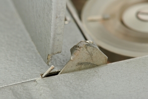 Broken arm of the top lid