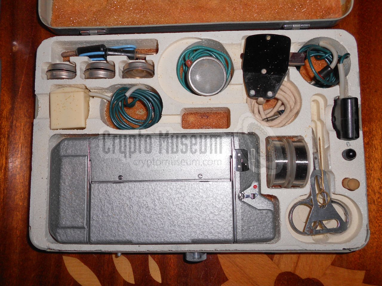 MEZON kit in the collection of the KGB Spy Museum [1] Storage case #1