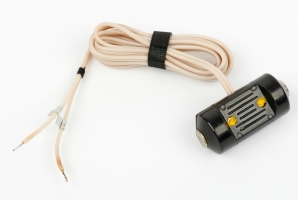 Shunt connector for external power source