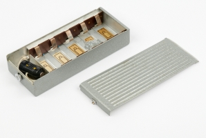 Saturn battery box with lid removed