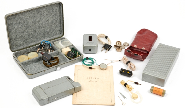 Mezon with accessories