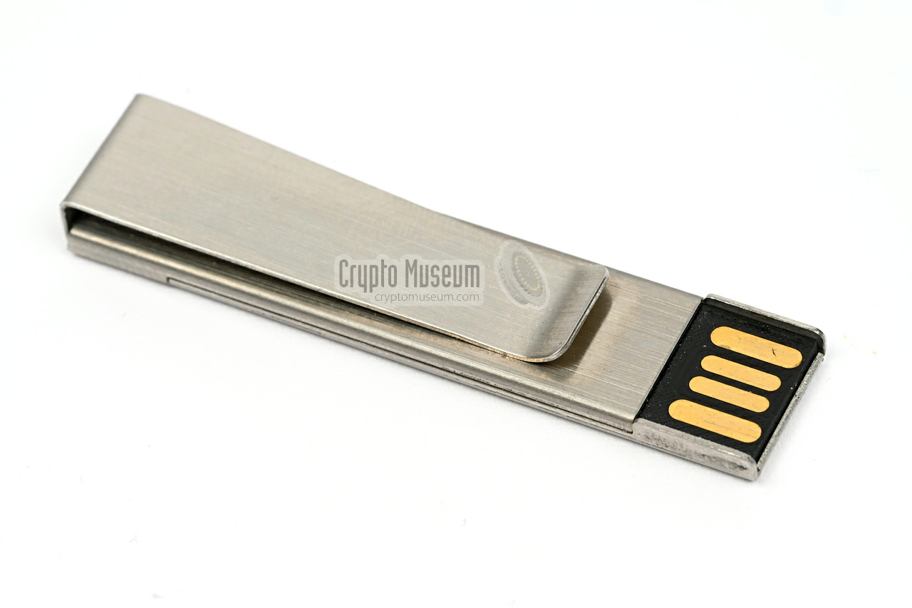 USB memory stick with software