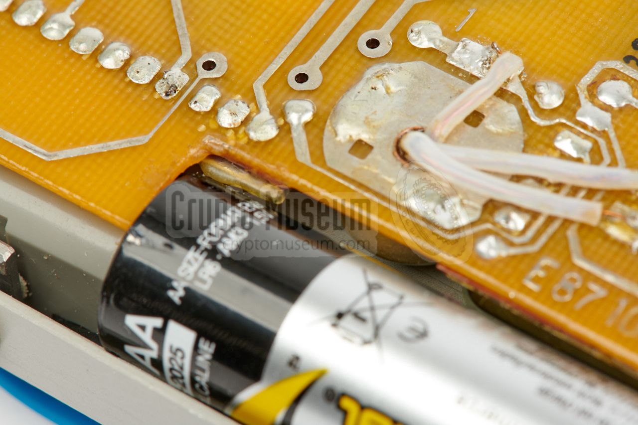 Short circuit between battery shell and IC enclosure