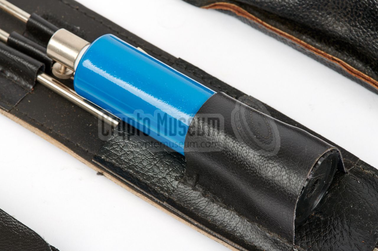 Battery holder for built-in torch light