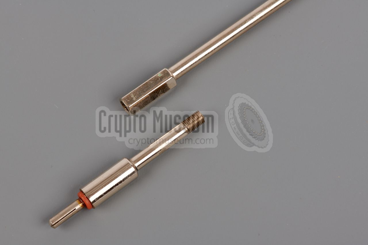 Battery adapter plug, to be inserted at the bottom of a segment