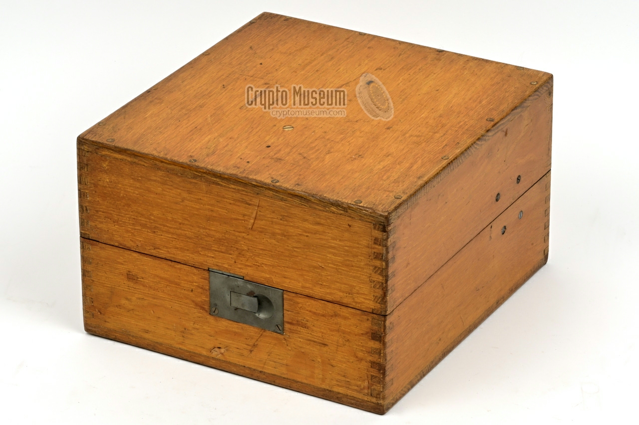Enigma G31 in wooden transit case