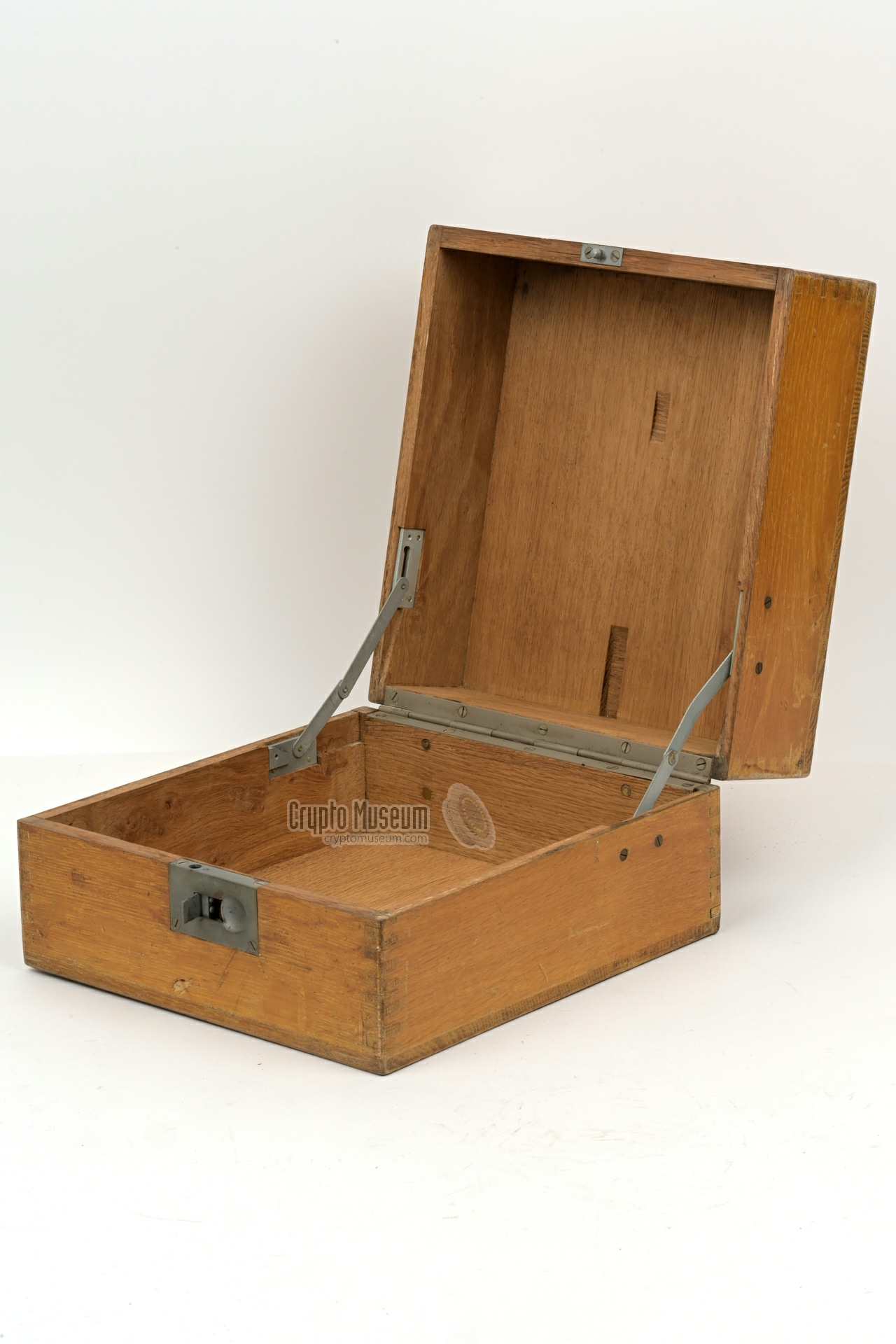 Empty wooden case for Enigma G31, without accessories