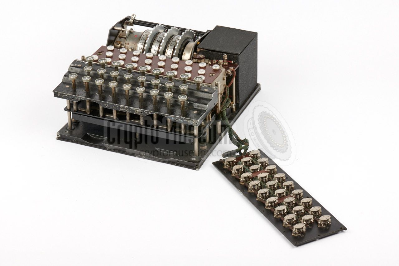 Enigma A598 with dismounted Steckerbrett 