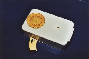 Luxury version of the CD-55 produced especially for the vatican and as a gift to special customers. Photographs kindly supplied by Gerhard Sulger-Buel [2].