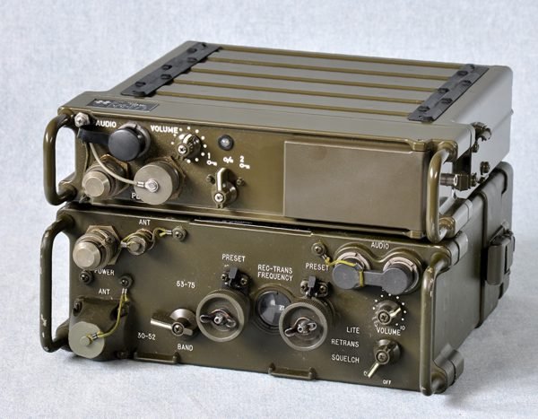 SVZ-B (Swiss version of CVX-396) on top of a PRC-77 radio. Photograph via Stiftung HAMFU [2]