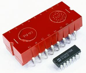 Philips NORBIT TU-60 timer circuit (part of the 60-series NORBIT 2 family) compared to a Harris CD74ACT32 CMOS IC. Image obtained from Wikipedia [3].