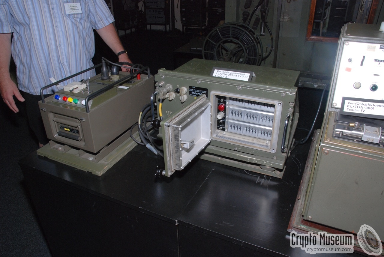 Ecolex-X with open door. On the left is the tape reader that was used for off-line use.