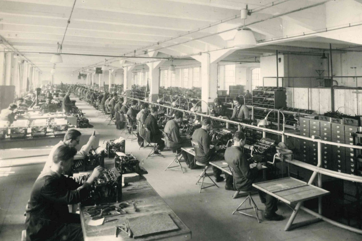 Manufacturing of Remington typewriters at Zbrojovka Brno. Photograph provided by the Moravian Provincial Archive [11].