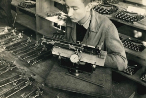 Manufacturing of parts for the Remington 'Z' typewriter. Photograph provided by the Moravian Provincial Archive [11].