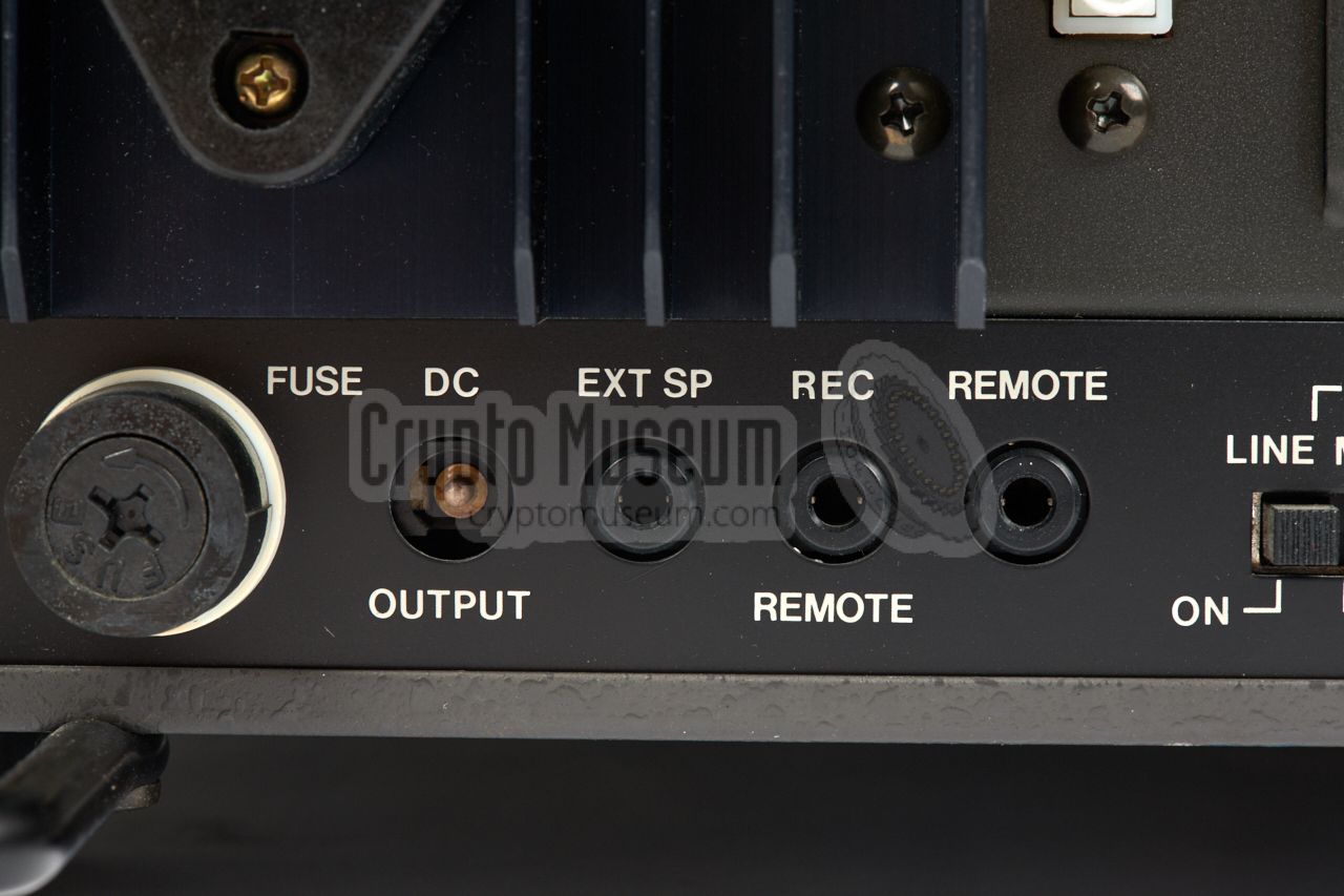 Audio output and REMOTE socket