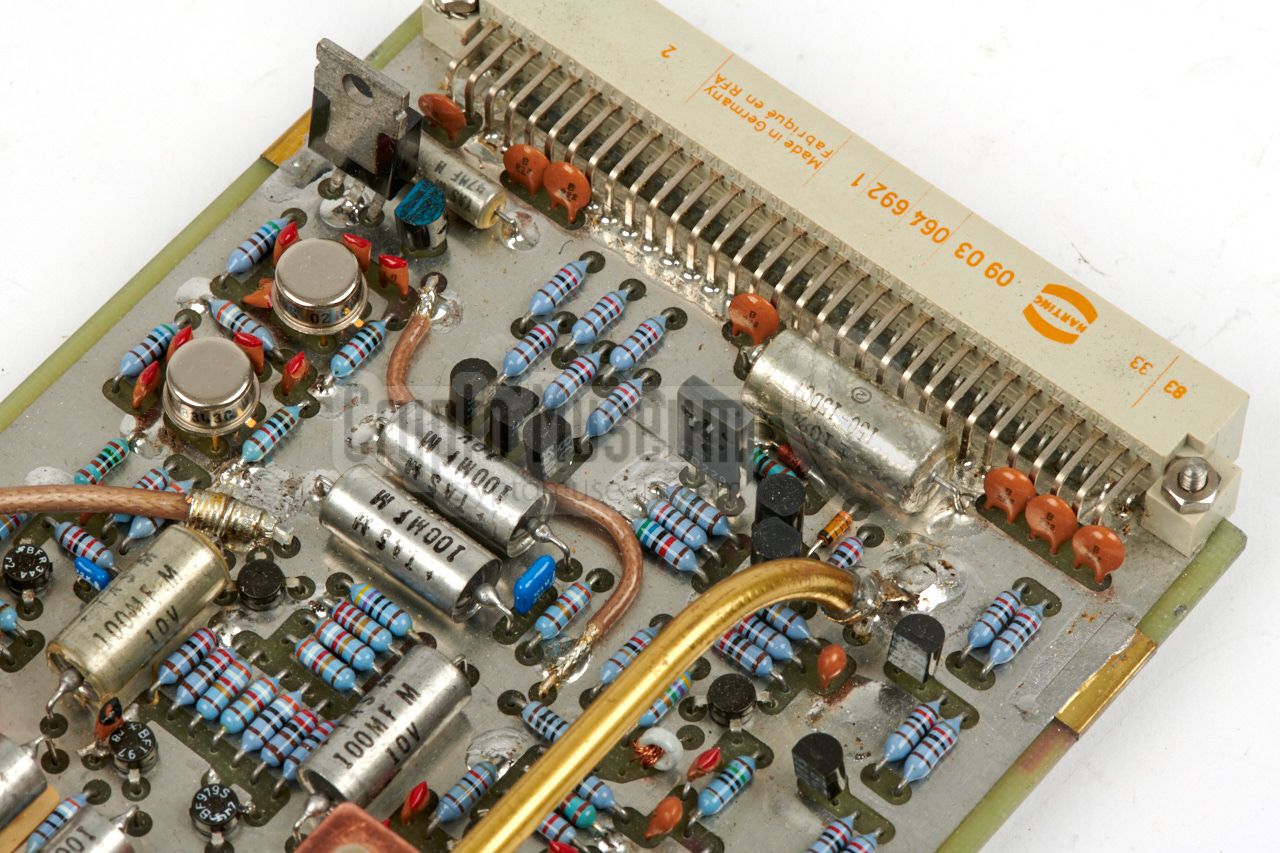 Backplane connector and circuits
