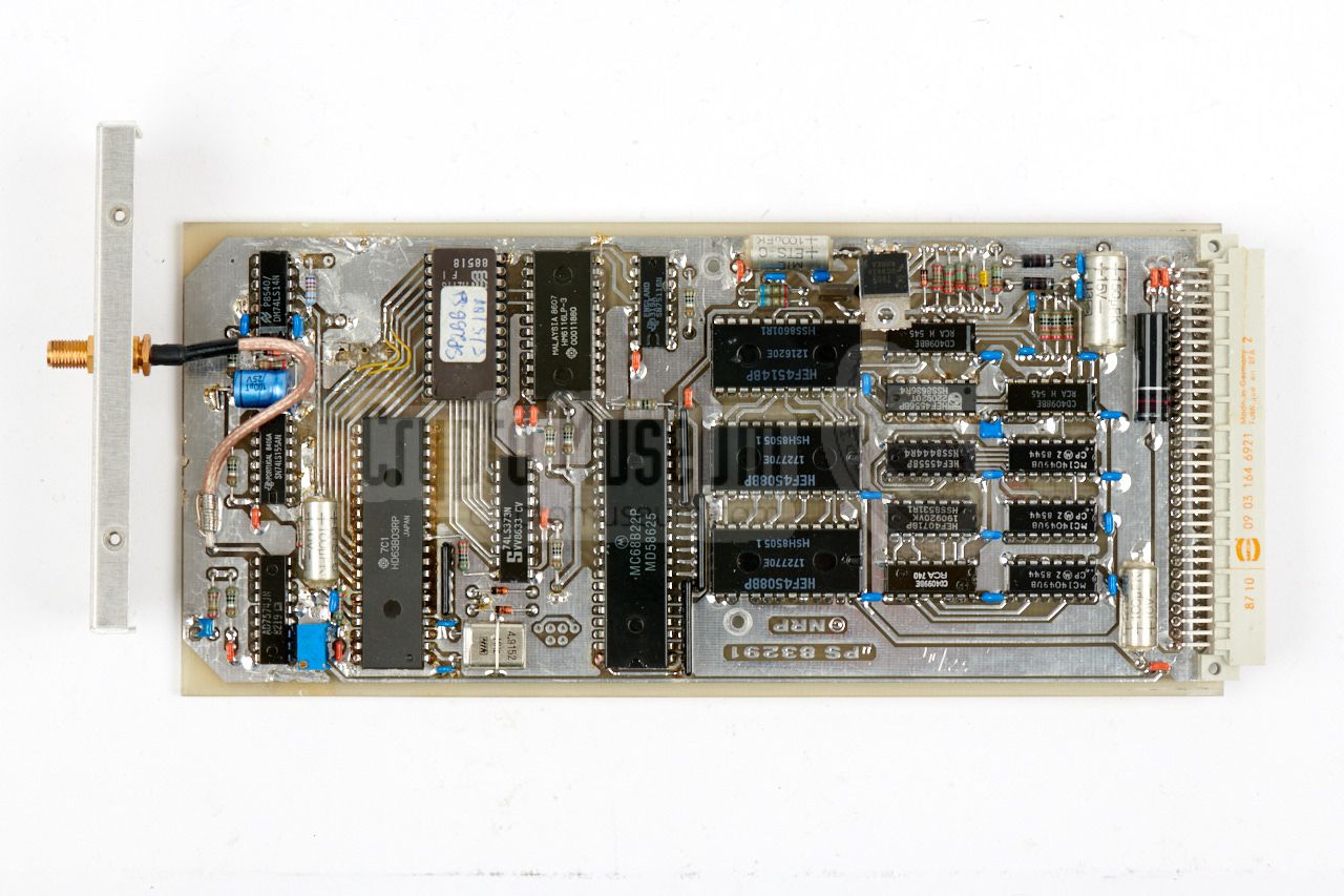 Top view (aluminium panel removed)