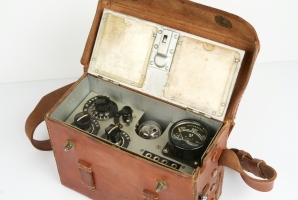  Japanese 94-6 radio in letter case with open top lid