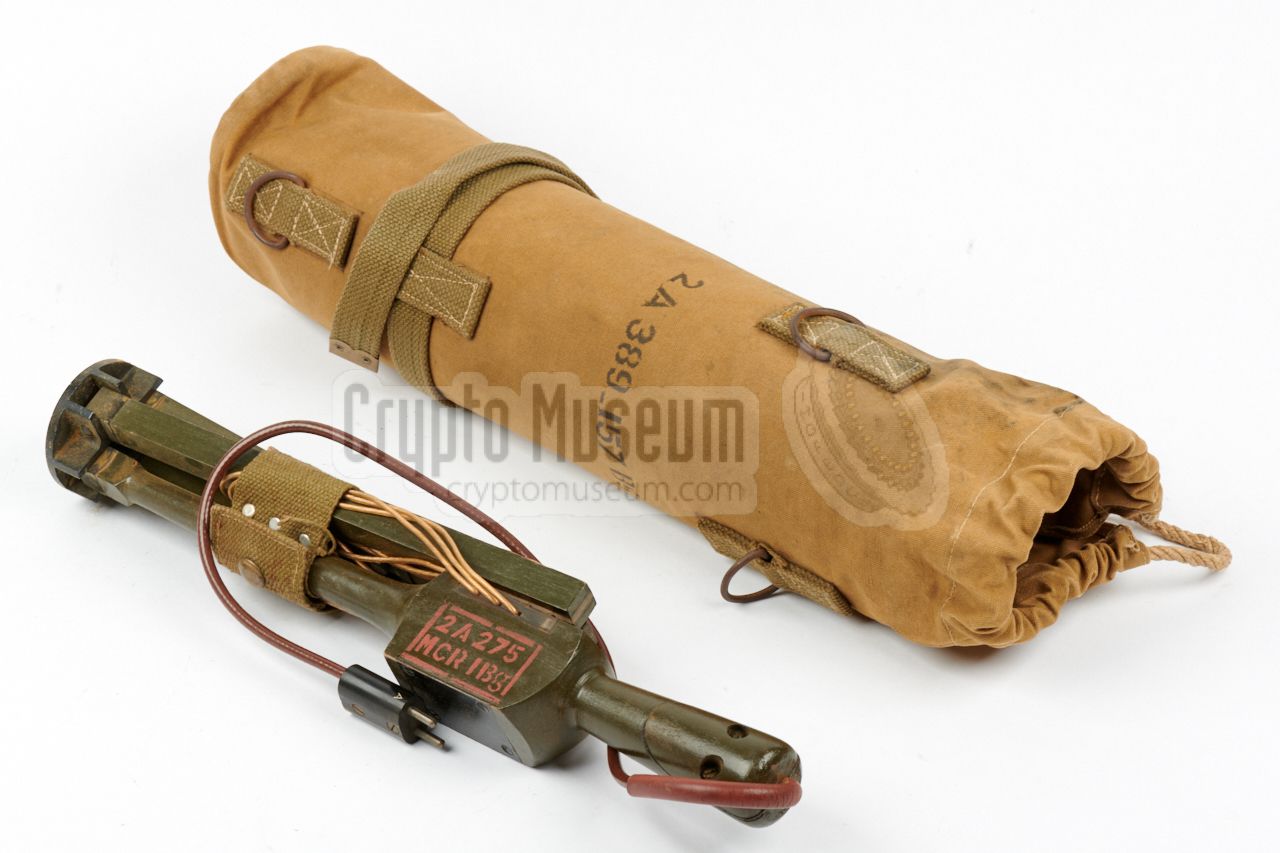 DF loop antenna with carrying bag