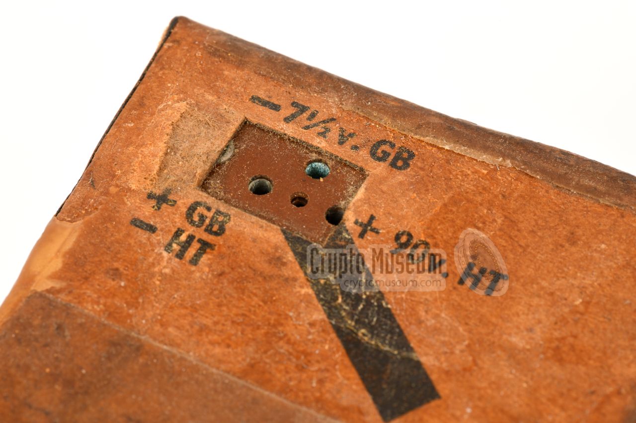 Power socket (7.5V and 95V)