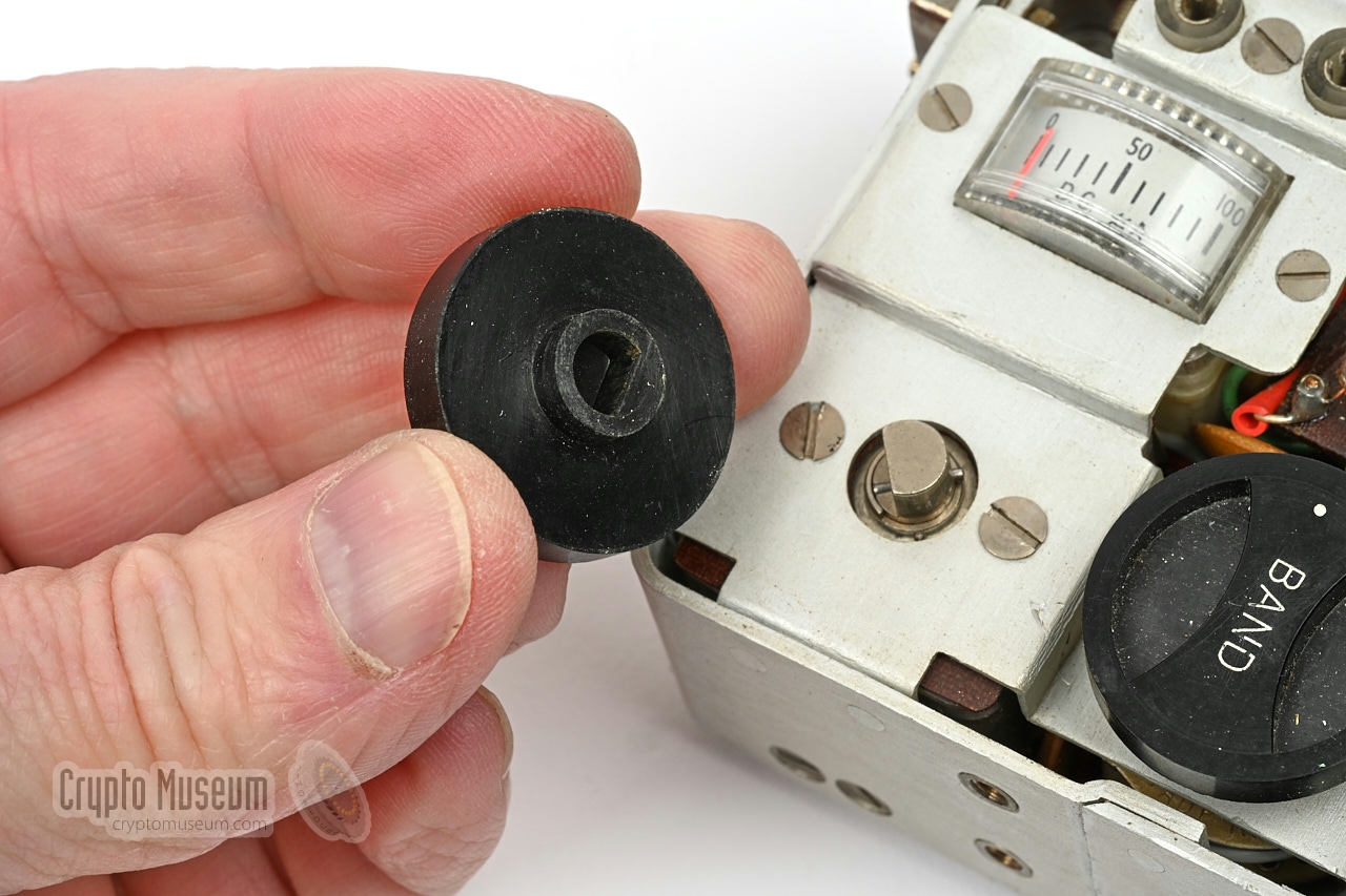 Oscillator tuning knob removed