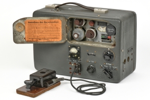 Radione RS-20/M transmitter with Wehrmacht morse key connected