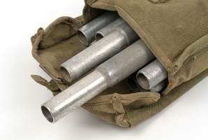 Side bag with antenna mast. Item kindly donated by Thomas H�ppe (DJ4RE) [6].