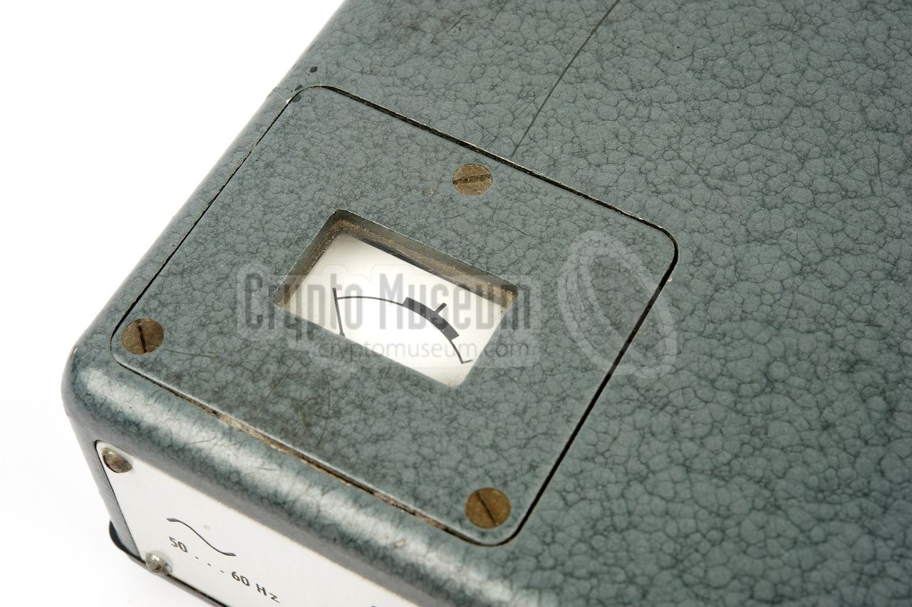 Voltage indicator