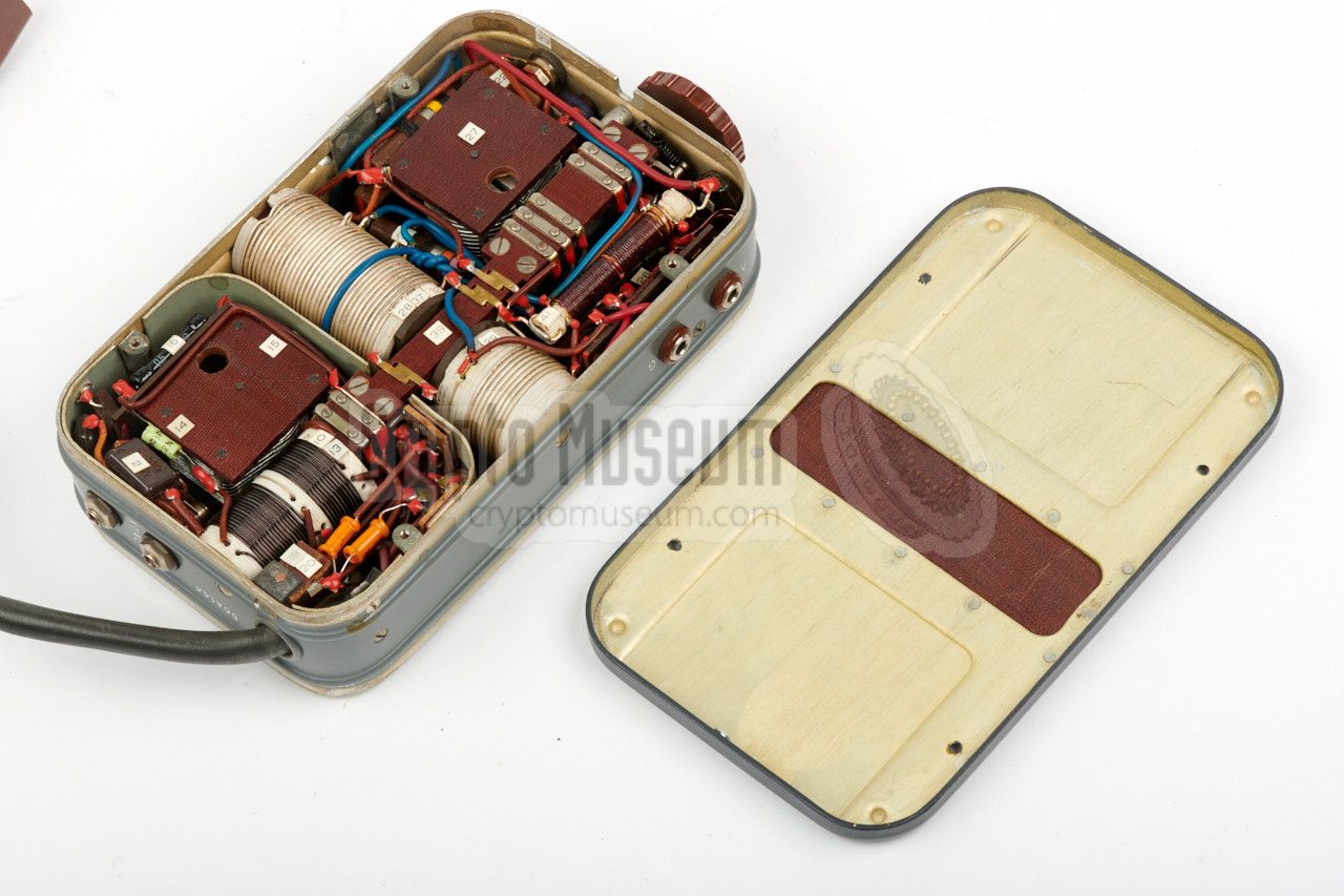 Transmitter bottom section. Note the isolated cut-out in the cover.
